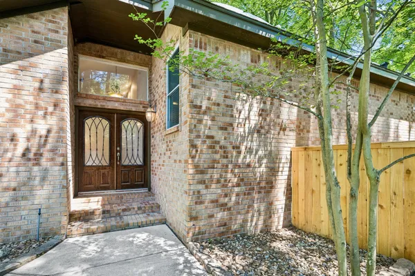 $450,000 | 11 Cedar Chase Place, The Woodlands, TX 77381