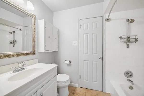 $450,000 | 11 Cedar Chase Place, The Woodlands, TX 77381