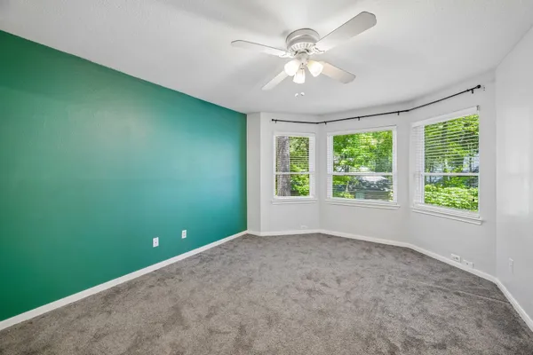 $450,000 | 11 Cedar Chase Place, The Woodlands, TX 77381