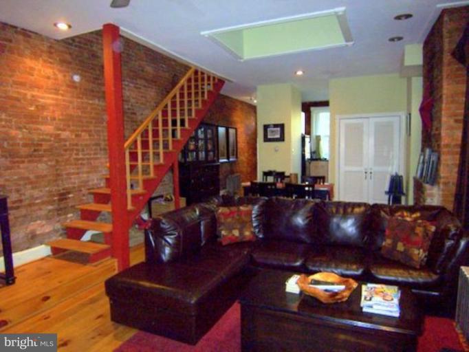 333 E Street Southeast Washington, DC 20003 - Photo 11 of 11 Living Room