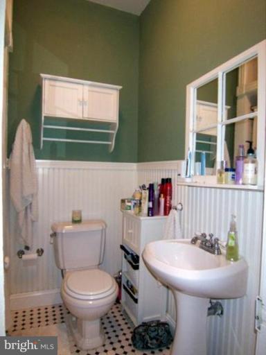 333 E Street Southeast Washington, DC 20003 - Photo 4 of 11 Bath #2