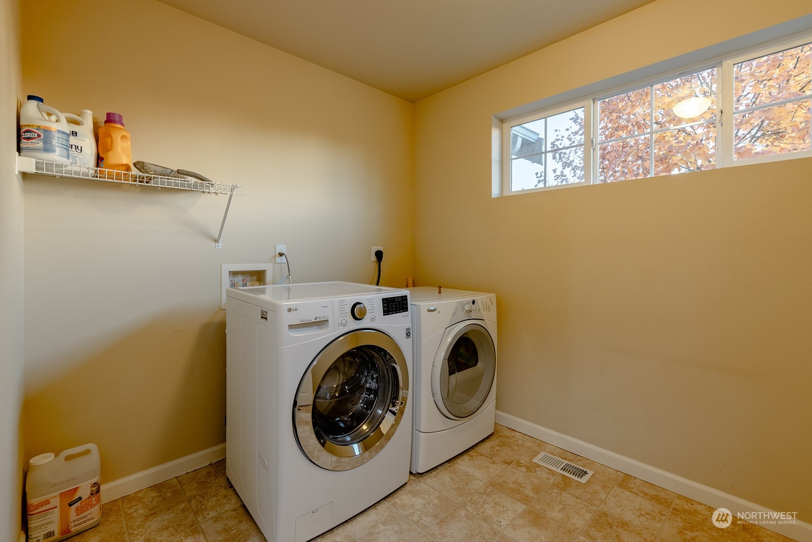 1324 Farina Loop Southeast Olympia, WA 98513 - Photo 17 of 40 a utility room with dryer and washer