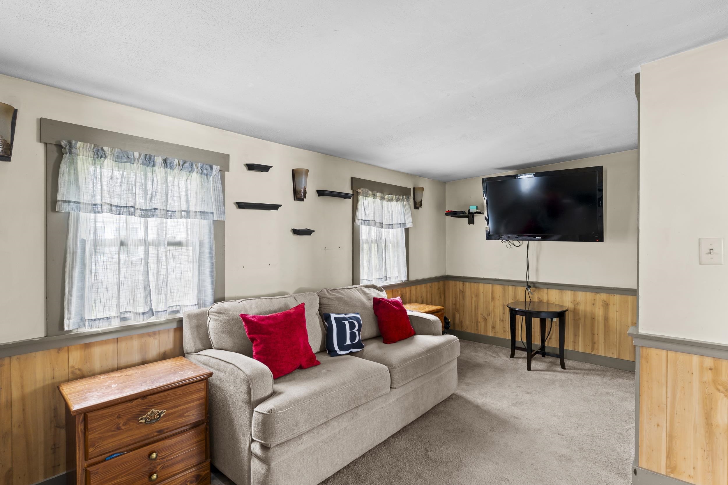 53 Hilton Avenue Exeter, NH 03833 - Photo 17 of 34