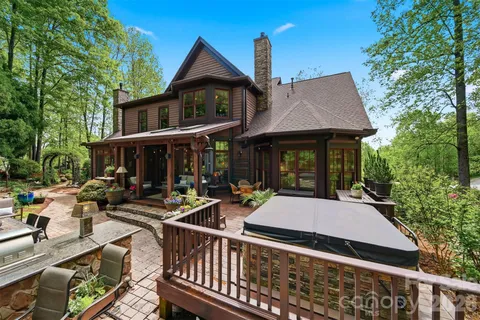 $1,289,900 | 2748 Trent Drive Northeast, Conover, NC 28613