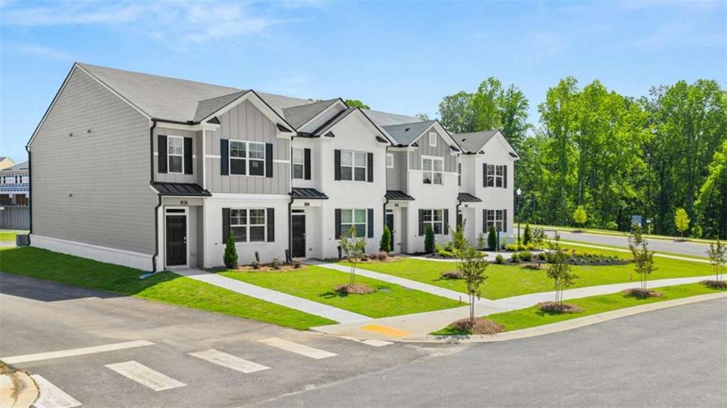 372 Sound Circle Stockbridge, GA 30281 - Photo 3 of 66