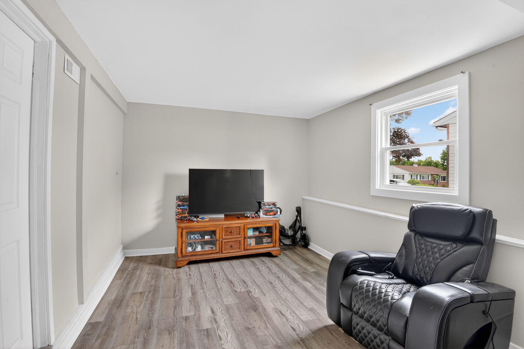 3620 Bellmore Road Windsor Mill, MD 21244 - Photo 16 of 20 Family Room