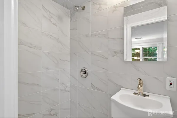 $795,000 | 7 Sunset Avenue, Matawan, NJ 07747