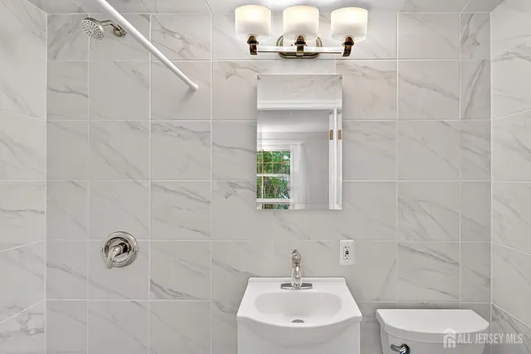 $795,000 | 7 Sunset Avenue, Matawan, NJ 07747