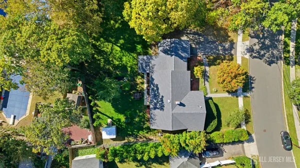 $795,000 | 7 Sunset Avenue, Matawan, NJ 07747