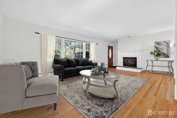 $795,000 | 7 Sunset Avenue, Matawan, NJ 07747