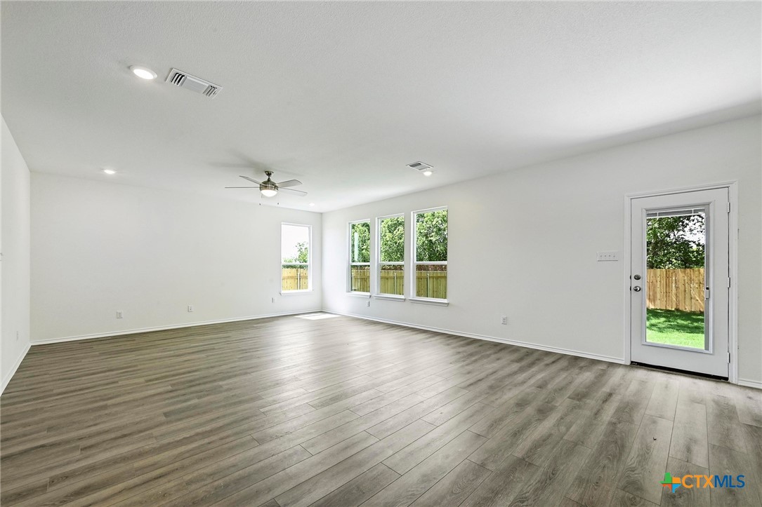 719 Ryan Street Belton, TX 76513 - Photo 3 of 31