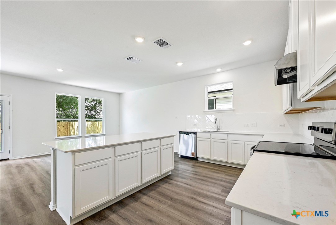 719 Ryan Street Belton, TX 76513 - Photo 10 of 31