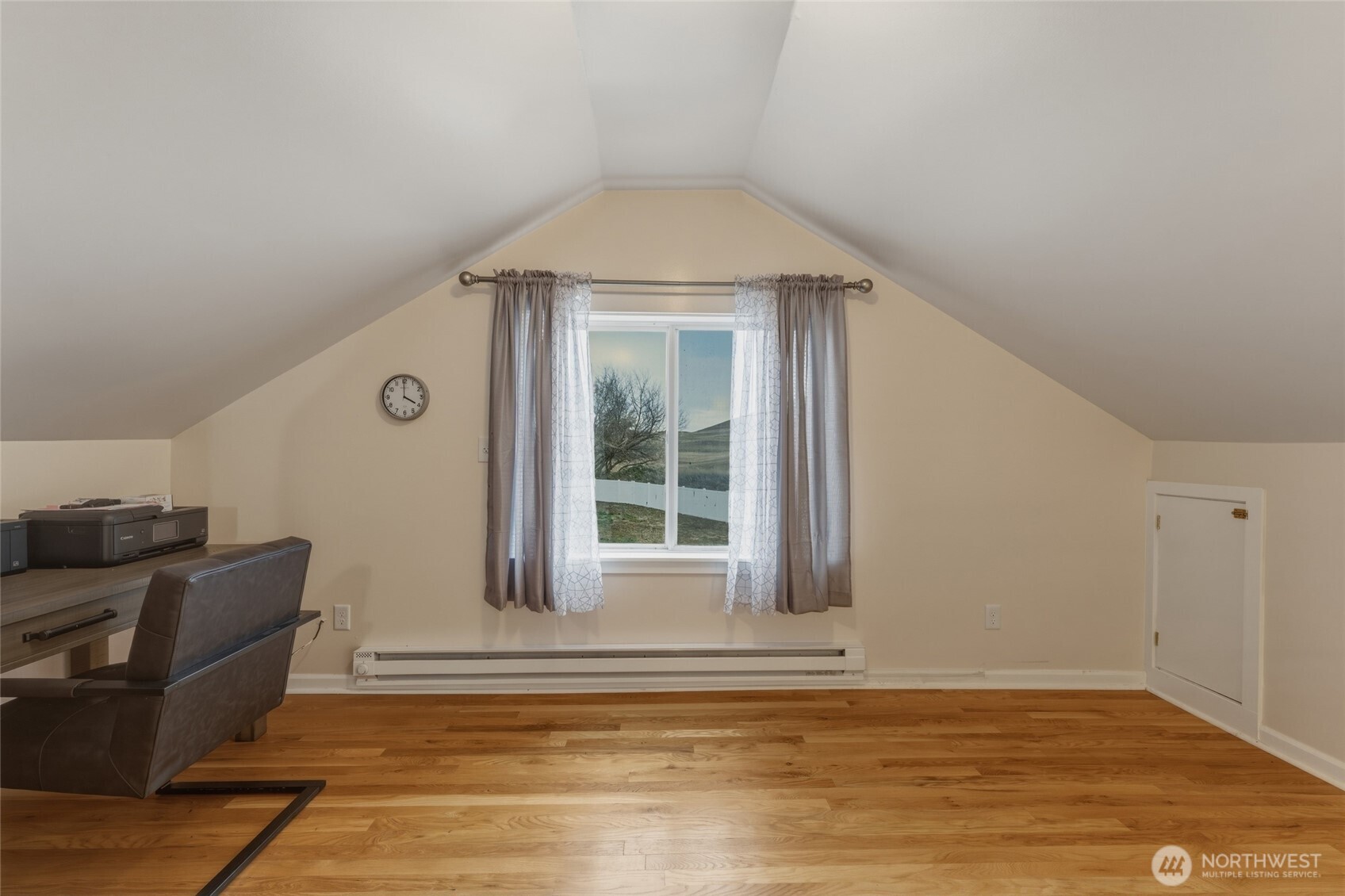 315 Thorn Hollow Road Dayton, WA 99328 - Photo 21 of 40 a view of livingroom with furniture and cabinet