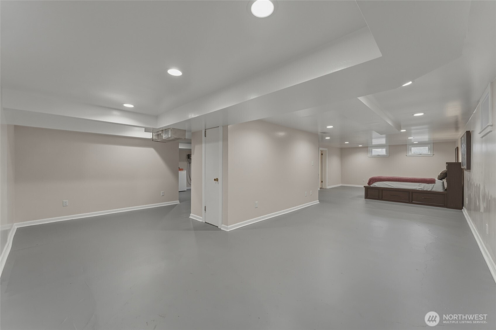 315 Thorn Hollow Road Dayton, WA 99328 - Photo 30 of 40 a view of a hallway