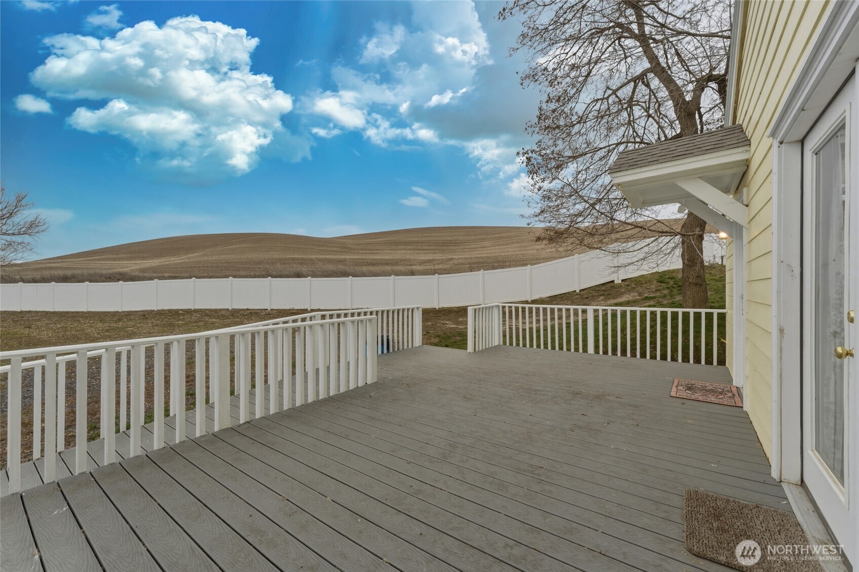 315 Thorn Hollow Road Dayton, WA 99328 - Photo 34 of 40 a view of a balcony with wooden floor