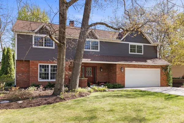 $825,000 | 2135 Oak Hill Drive, Lisle, IL 60532