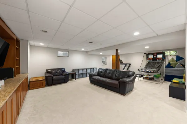 $825,000 | 2135 Oak Hill Drive, Lisle, IL 60532