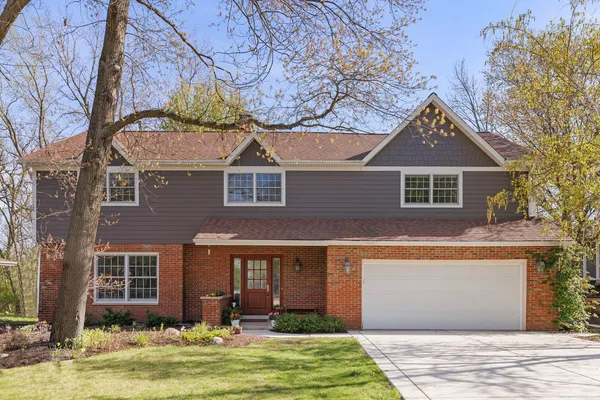 $825,000 | 2135 Oak Hill Drive, Lisle, IL 60532
