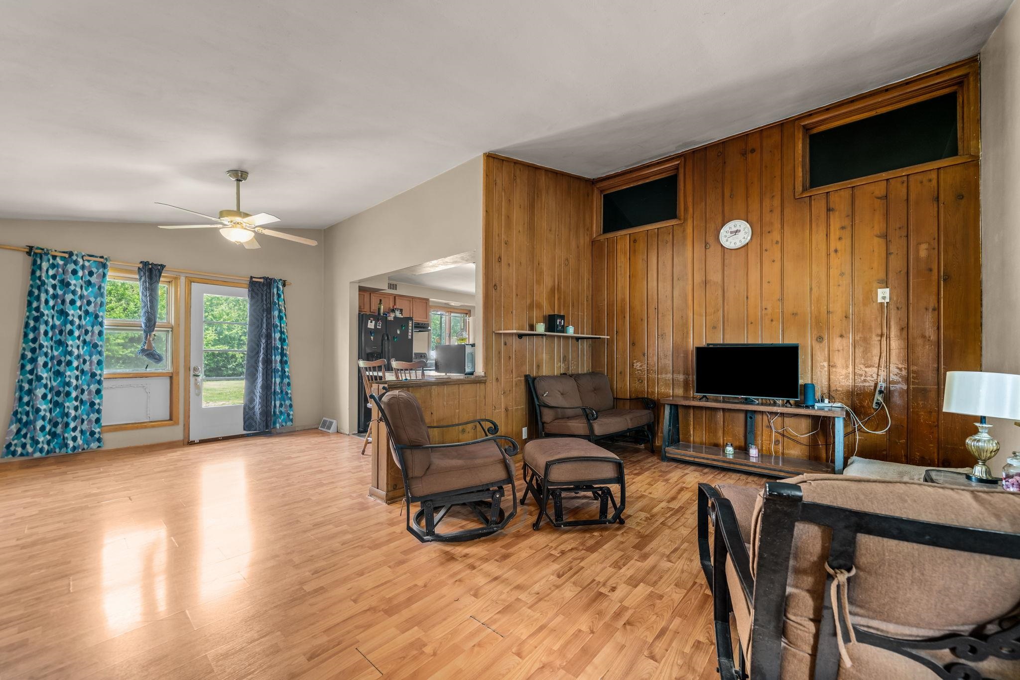 7125 Toms Road Rockford, IL 61101 - Photo 6 of 27