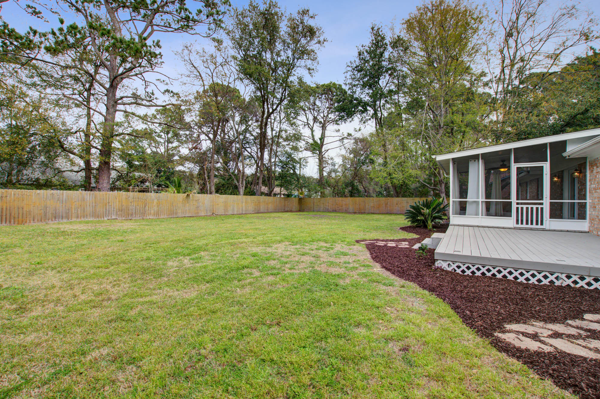 1144 Rifle Range Road Mount Pleasant, SC 29464 - Photo 22 of 26 1144 (23)