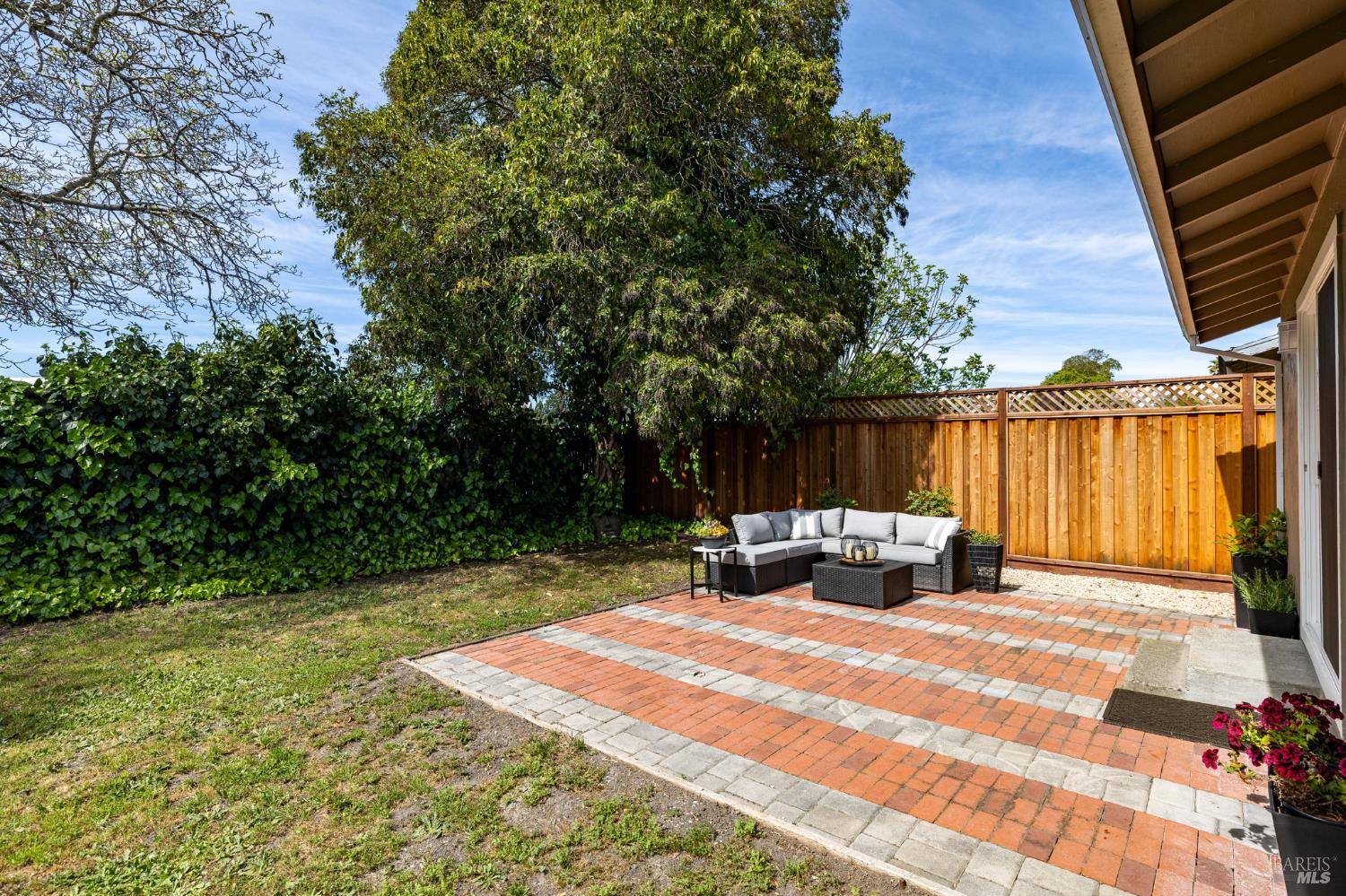 286 Bruce Avenue Rohnert Park, CA 94928 - Photo 4 of 30