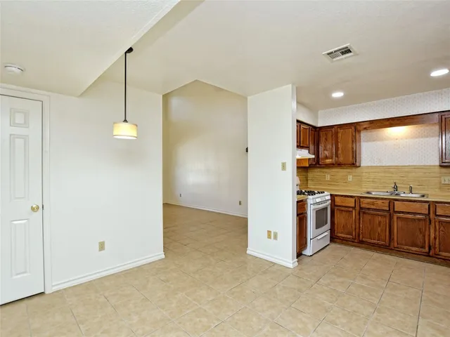 $1,575 | 803 Valley View Drive, Unit A, Pflugerville, TX 78660