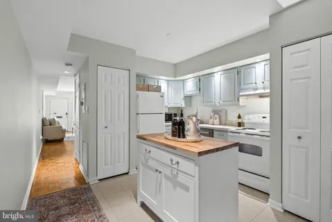 $845,000 | 1047 Paper Mill Court, Unit 1047, Washington, DC 20007