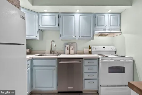 $845,000 | 1047 Paper Mill Court, Unit 1047, Washington, DC 20007