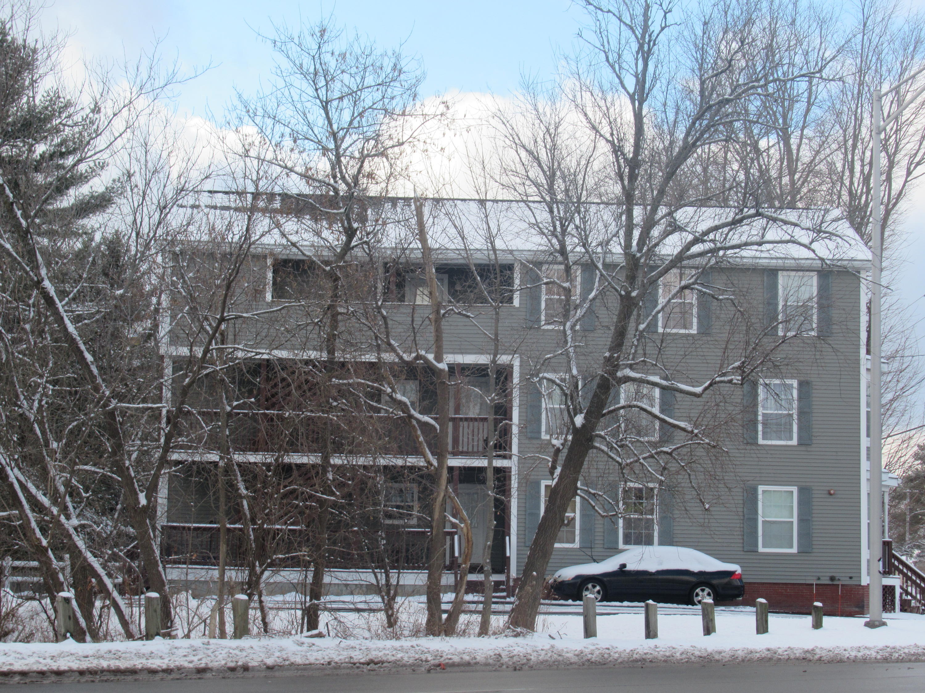 14 Longfellow Street, Unit 2 Westbrook, ME 04092 - Photo 1 of 9 14 Longfellow St #2