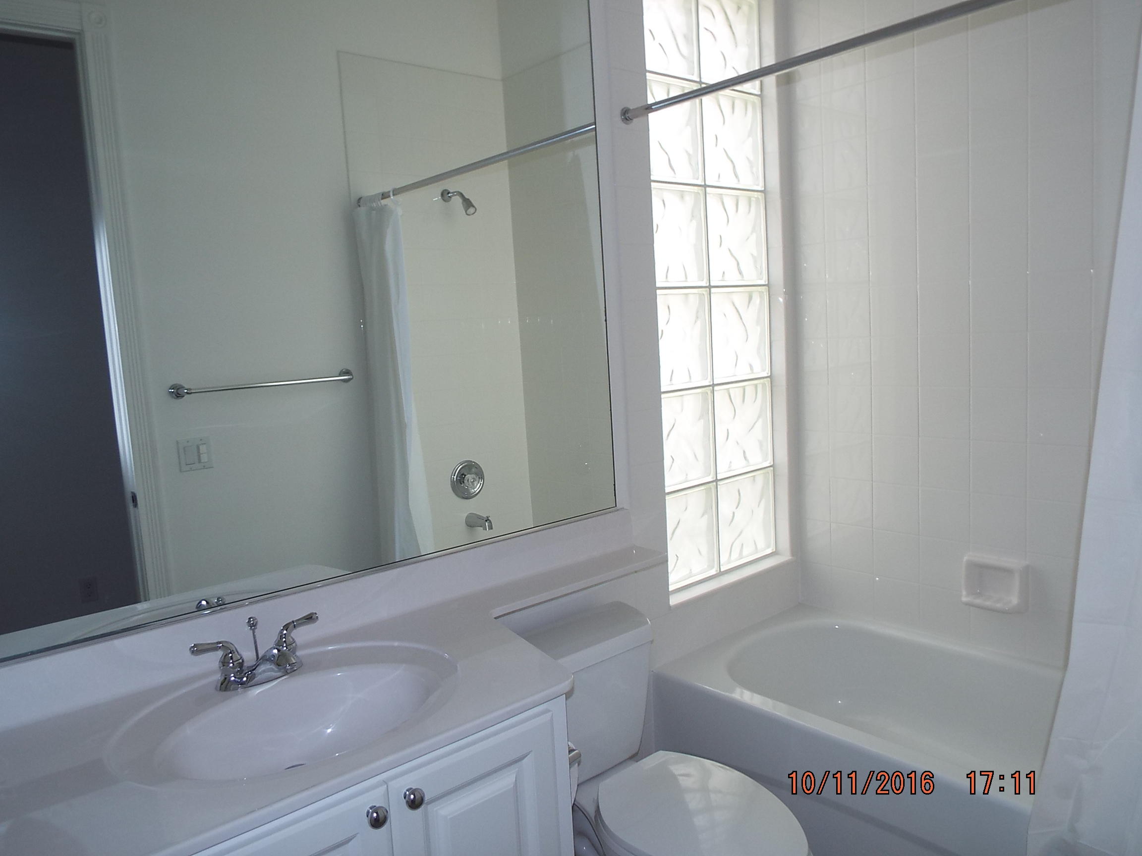 8224 Pine Cay Road Wellington, FL 33414 - Photo 11 of 44 Guest Bathroom