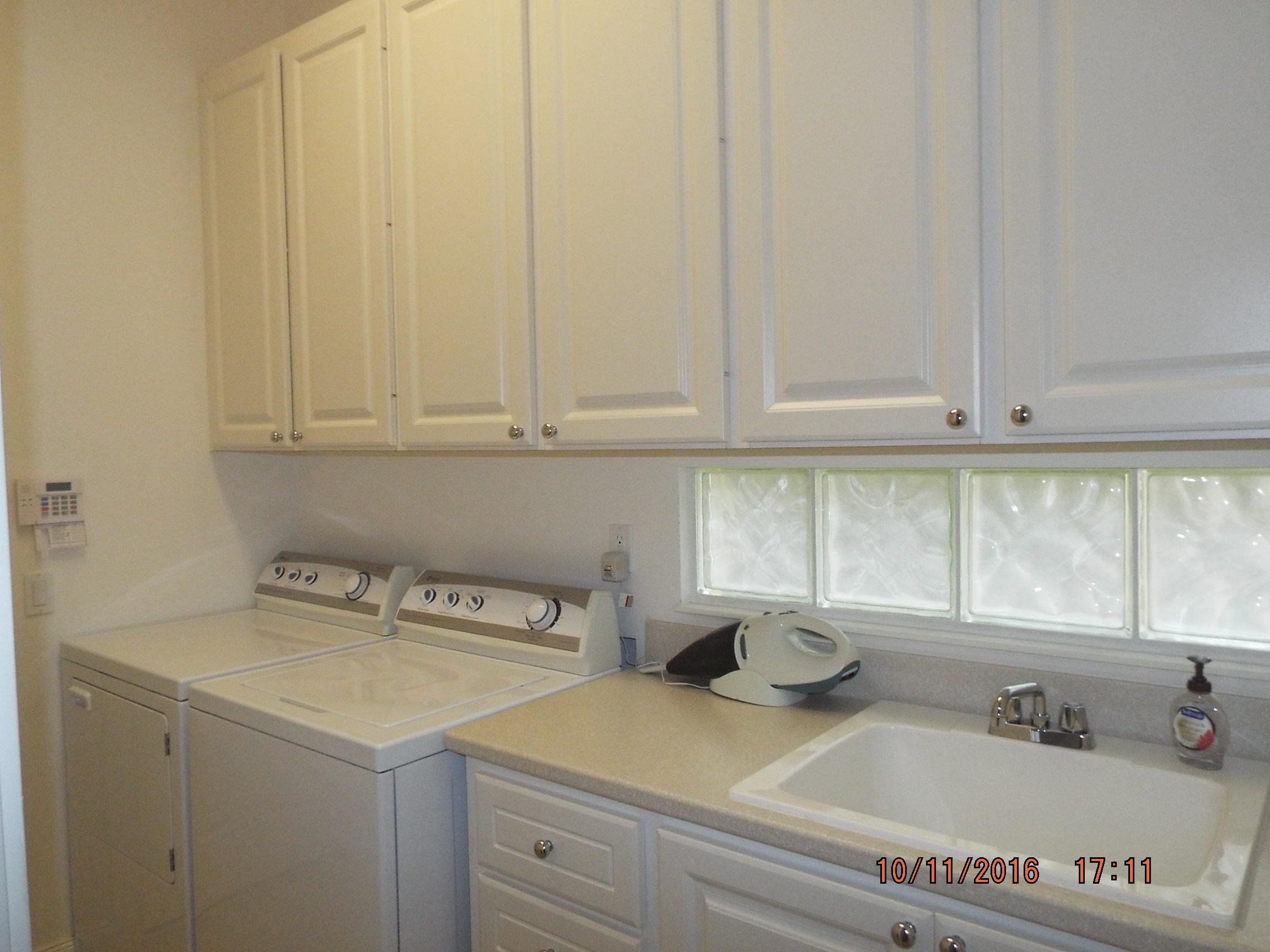 8224 Pine Cay Road Wellington, FL 33414 - Photo 12 of 44 Laundry Room