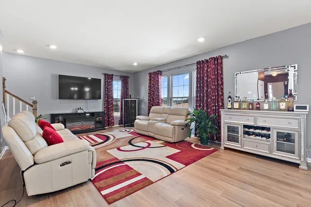 $589,900 | 16614 South Silo Bnd Drive, Lockport, IL 60441