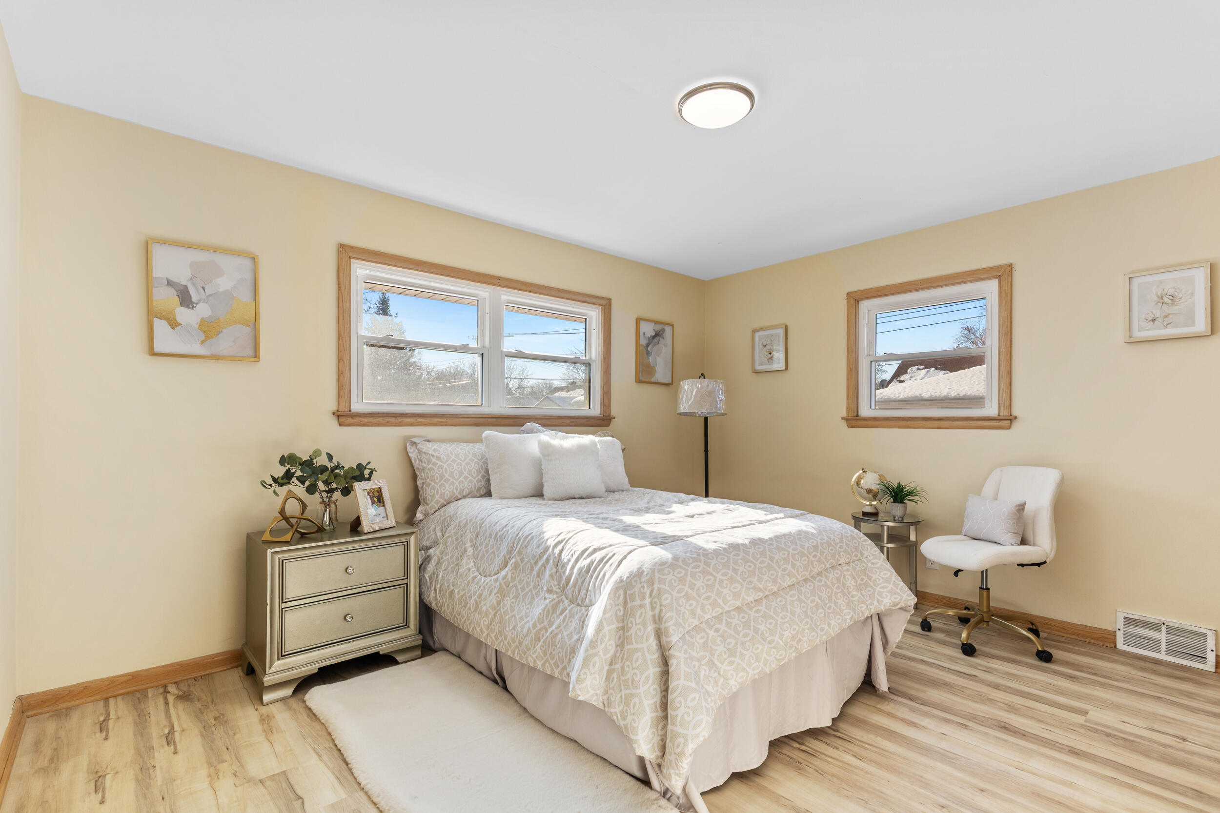 3929 North 82nd Street Milwaukee, WI 53222 - Photo 11 of 24 photo dec 17 2025, 12 34 39 am