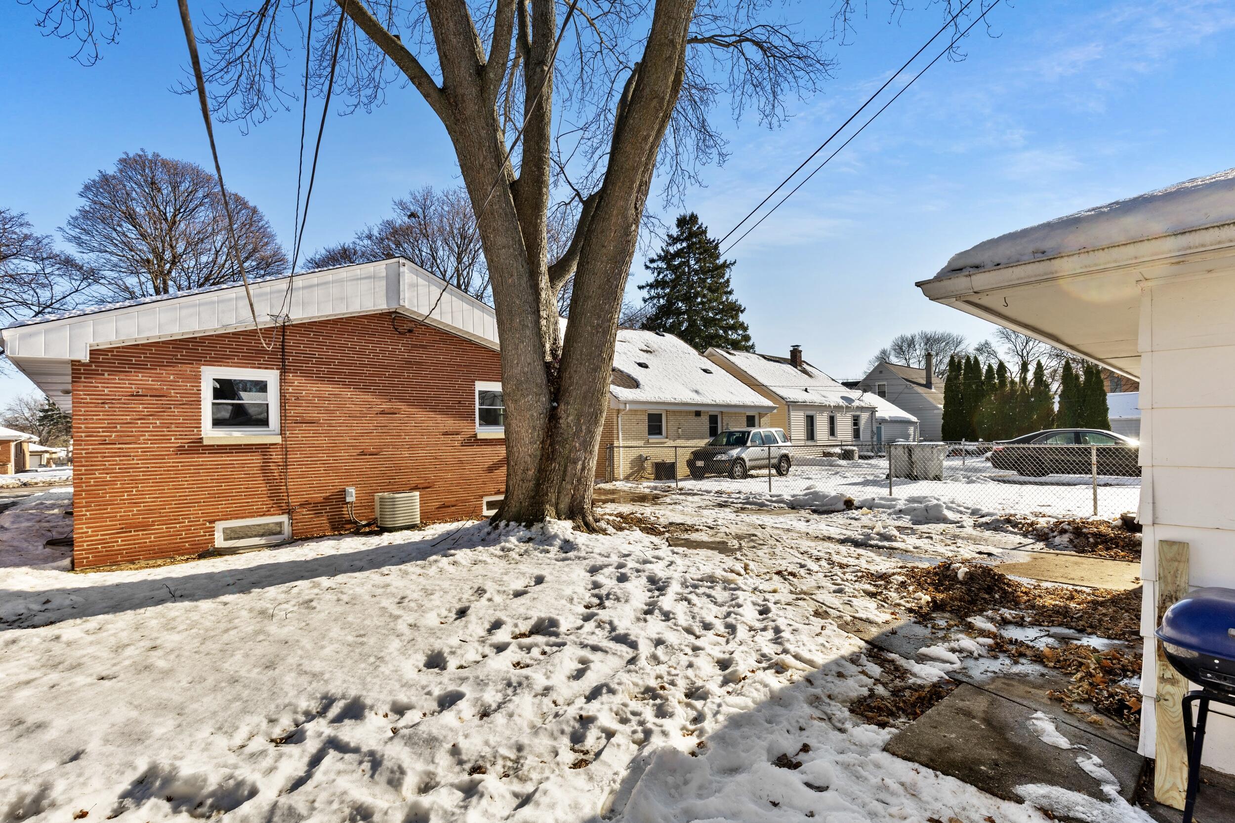 3929 North 82nd Street Milwaukee, WI 53222 - Photo 23 of 24 photo dec 17 2025, 12 27 15 am