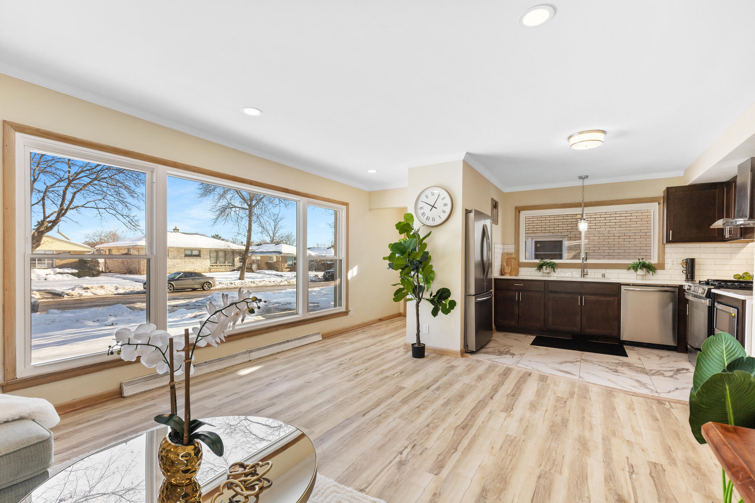 3929 North 82nd Street Milwaukee, WI 53222 - Photo 4 of 24 photo dec 17 2025, 12 43 46 am