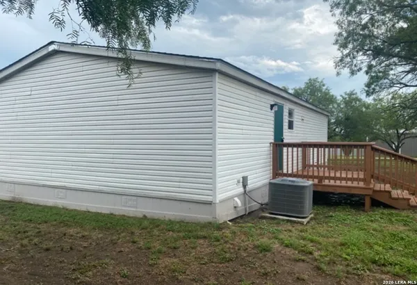 $1,450 | 129 Oak Park Road, Adkins, TX 78101