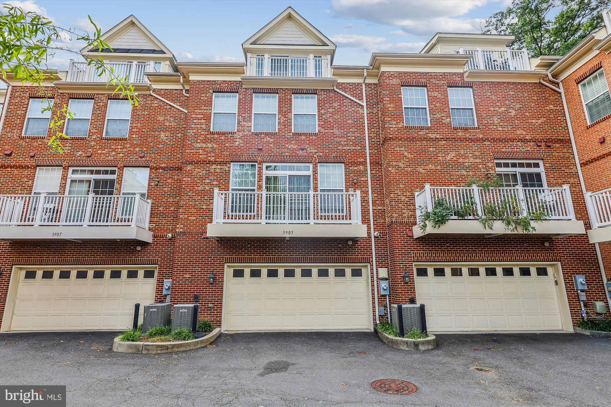 3905 Chain Bridge Road Fairfax, VA 22030 - Photo 2 of 36 Two Car Garage