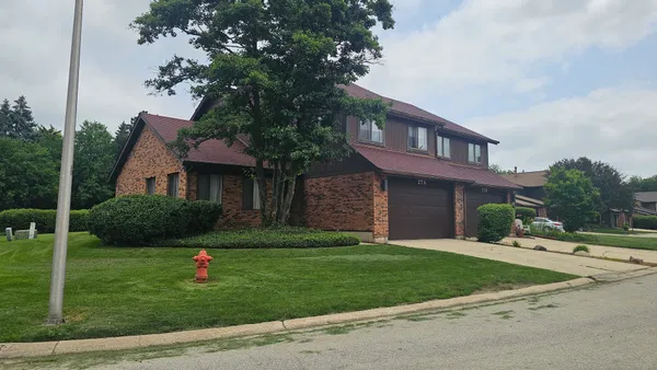 $329,900 | 27 Creekside Circle, Unit A, Elgin, IL 60123