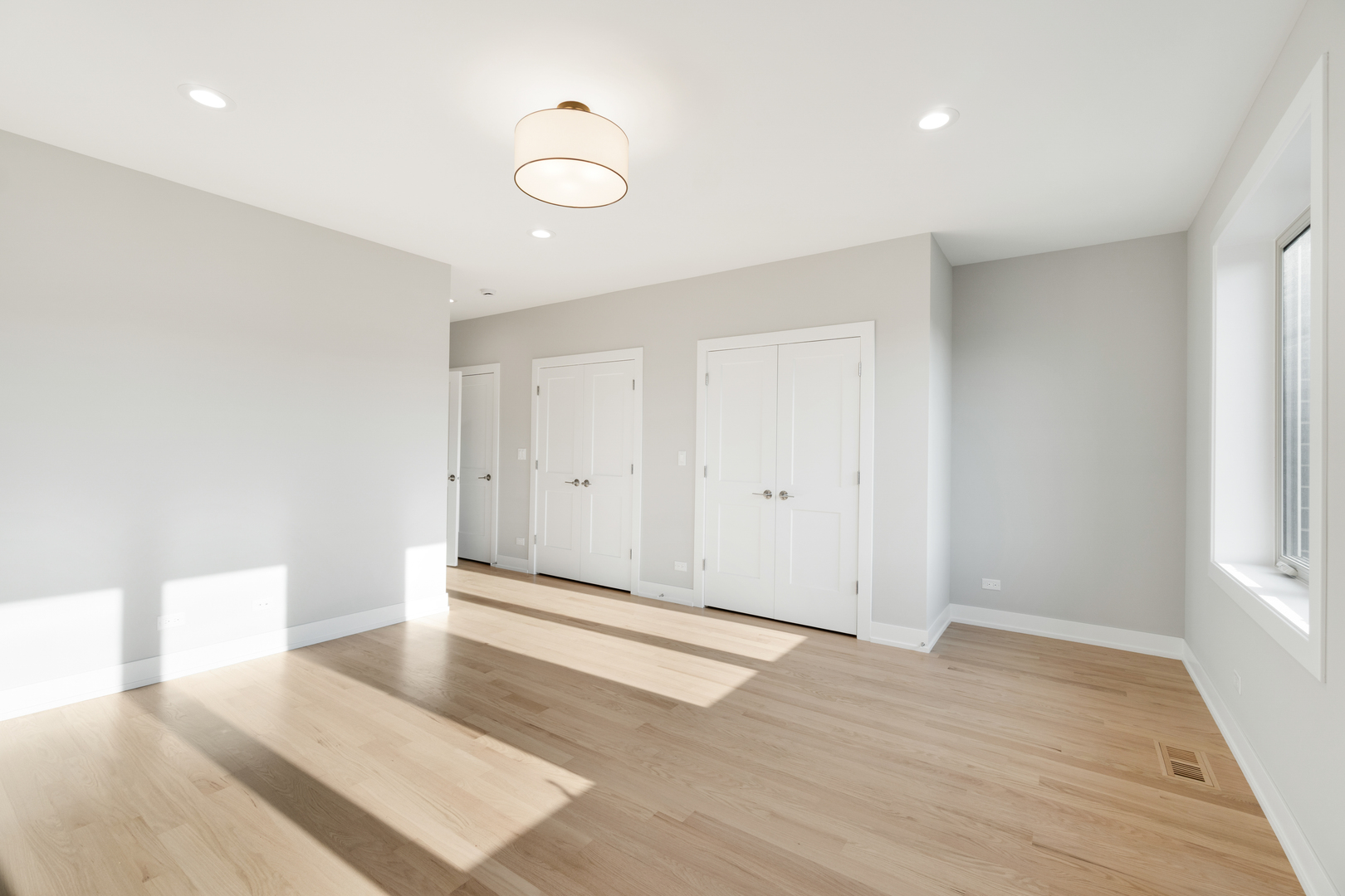 4167 South Halsted Street Chicago, IL 60609 - Photo 13 of 25 a view of an empty room