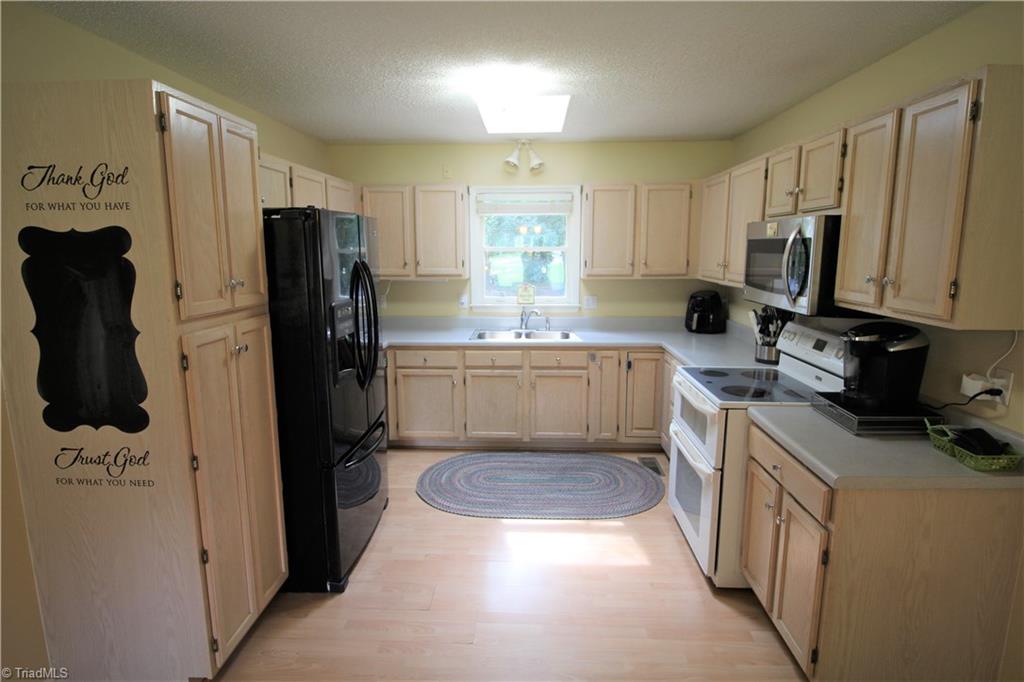 4607 Golden Acres Road Oak Ridge, NC 27310 - Photo 6 of 19