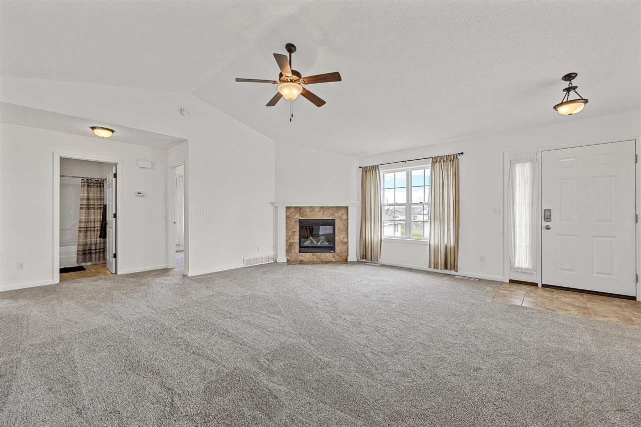 3715 Stoney Point Road Southwest Cedar Rapids, IA 52404 - Photo 3 of 25 Gallery Image 3