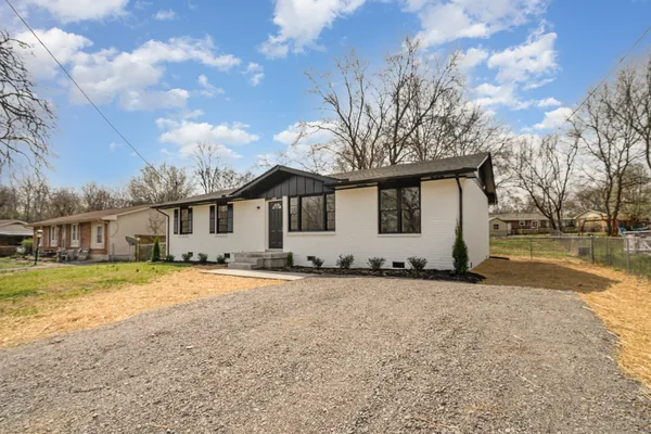 $2,200 | 122 Brookside Drive, Hendersonville, TN 37075