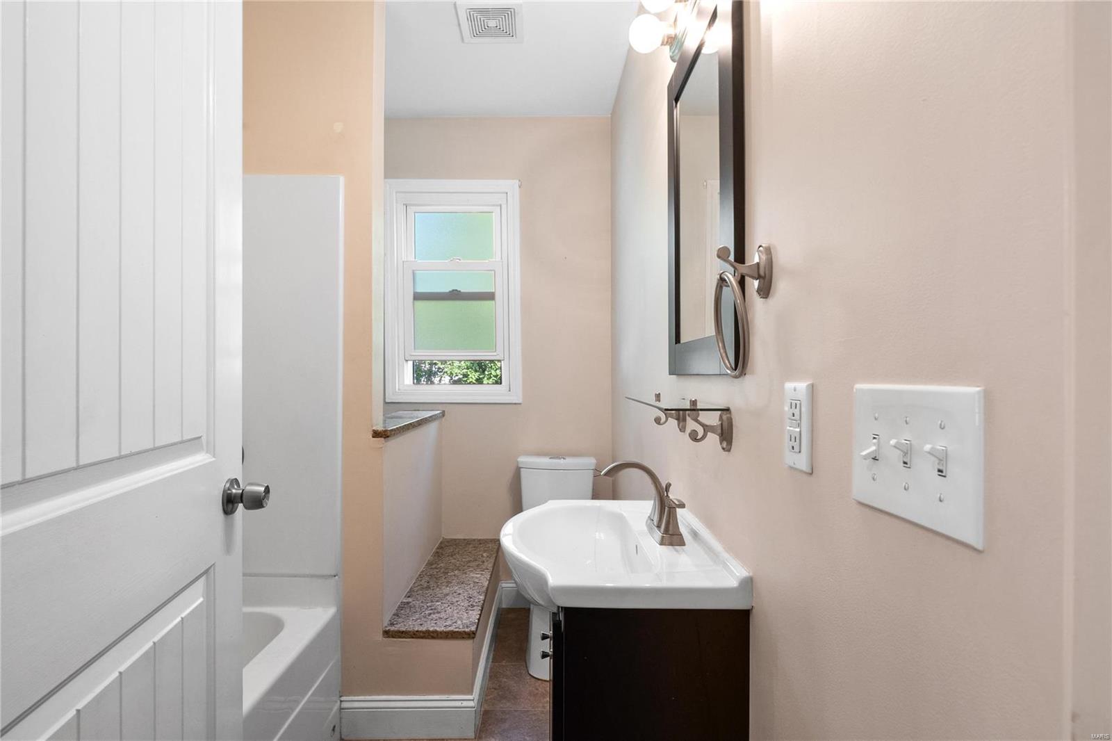 211 East Walnut Street Columbia, IL 62236 - Photo 12 of 32