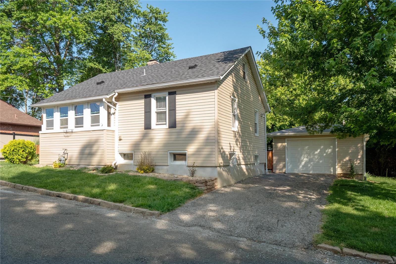 211 East Walnut Street Columbia, IL 62236 - Photo 5 of 32