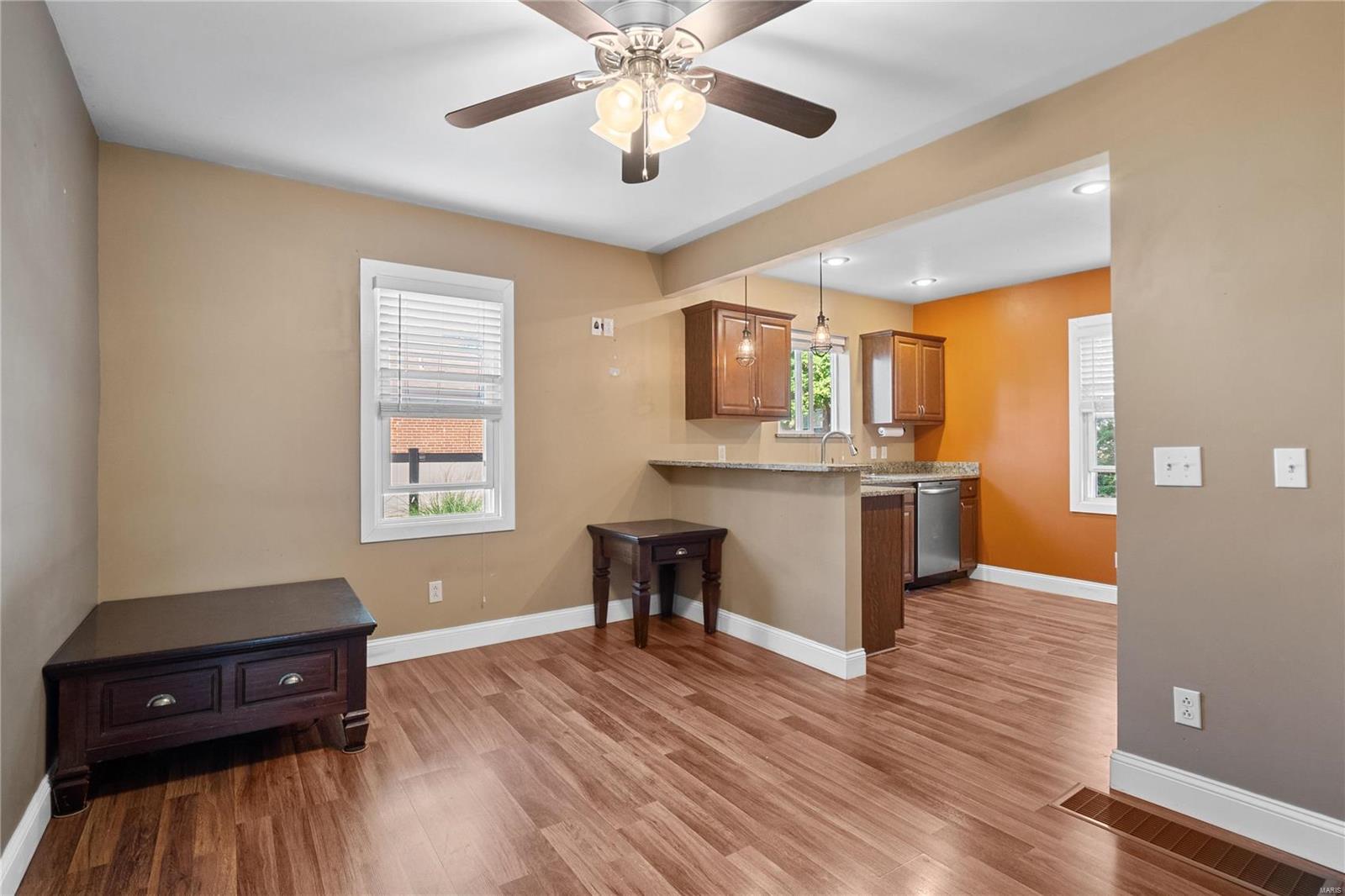 211 East Walnut Street Columbia, IL 62236 - Photo 6 of 32