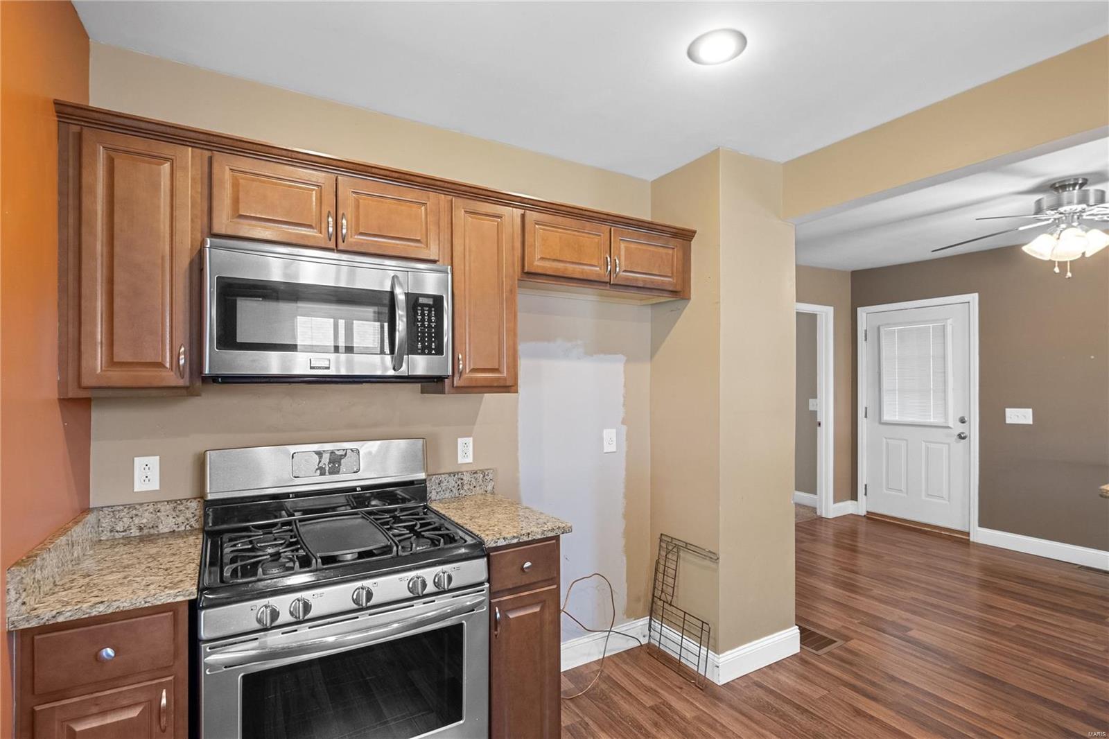 211 East Walnut Street Columbia, IL 62236 - Photo 9 of 32