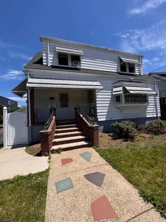 $2,600 | 32 Lenox Avenue, Paterson, NJ 07502
