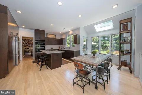 $1,200,000 | 1421 Radbill Circle, Berwyn, PA 19312