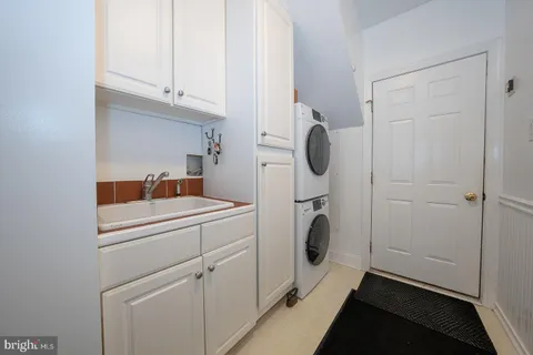 $1,200,000 | 1421 Radbill Circle, Berwyn, PA 19312