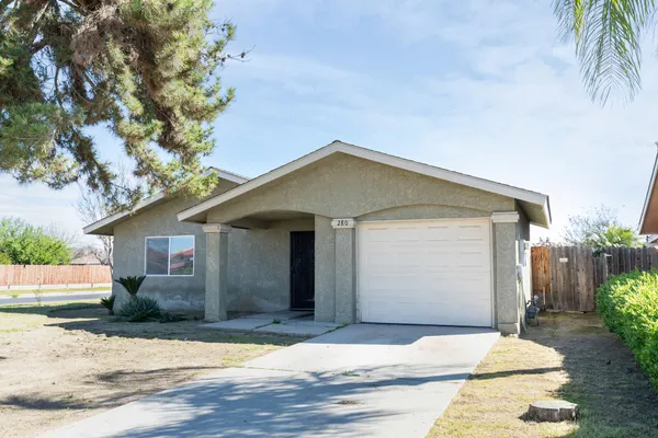 $330,000 | 280 North Lillie Avenue, Dinuba, CA 93618